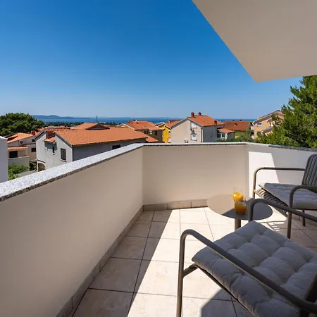 Seaview Tia With Pool By Interhome * Zára